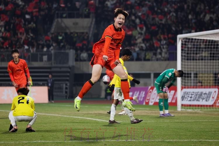 赵松源独进六球 中国队12比0战胜文莱队
